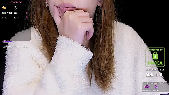 Snapshot of melia_Z chatting on 11.05.25 melia Z online show from 11.05.25