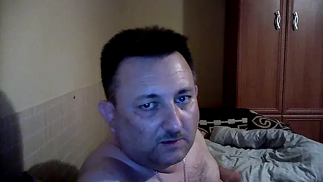 Snapshot of Novy73 chatting on 09.15.25 Novy73 online show from 09.15.25