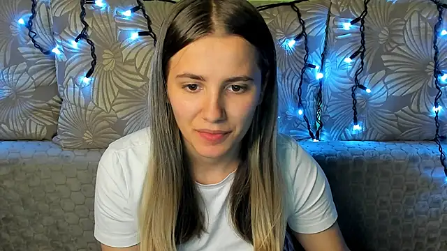 MaggieCake online show from 10.21.25