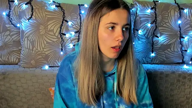 MaggieCake online show from 10.27.25