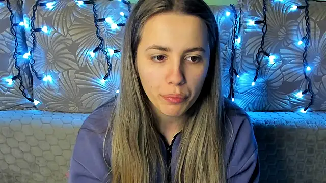 Snapshot of MaggieCake chatting on 02.11.26 MaggieCake online show from 02.11.26