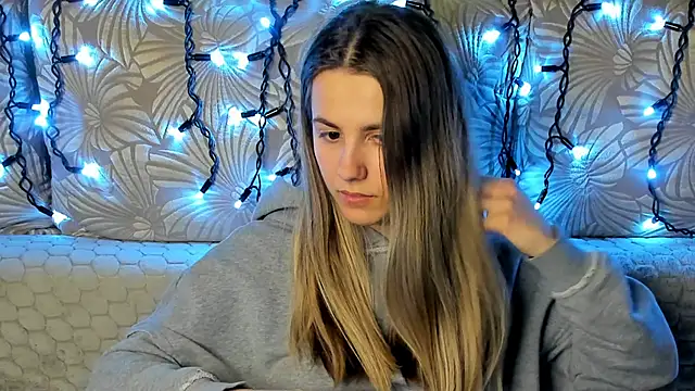 Snapshot of MaggieCake chatting on 02.12.26 MaggieCake online show from 02.12.26