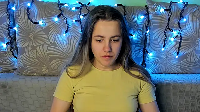 Snapshot of MaggieCake chatting on 02.18.26 MaggieCake online show from 02.18.26