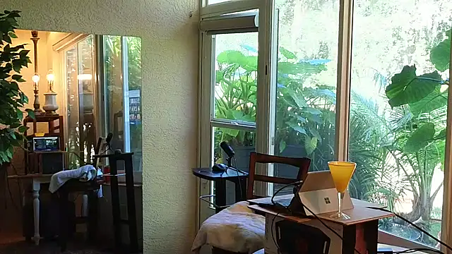 Snapshot of eliberator1777 chatting on 10.12.25 eliberator1777 online show from 10.12.25