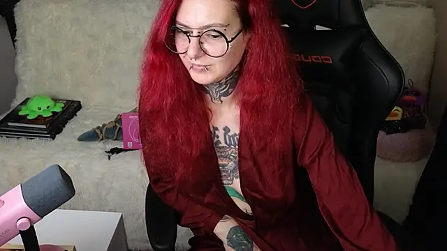 Ginger Stay online show from 11.21.25