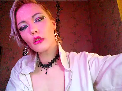 WildMissNiks online show from 11.26.25