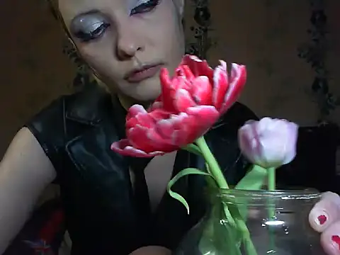 WildMissNiks online show from 03.11.26