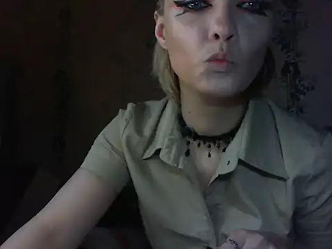 Snapshot of WildMissNiks chatting on 05.13.26 WildMissNiks online show from 05.13.26