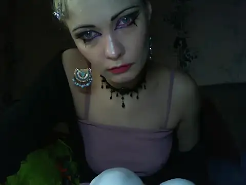 Snapshot of WildMissNiks chatting on 05.15.26 WildMissNiks online show from 05.15.26