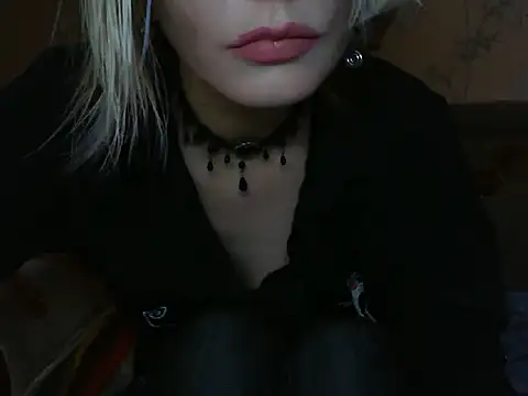 Snapshot of WildMissNiks chatting on 06.01.26 WildMissNiks online show from 06.01.26