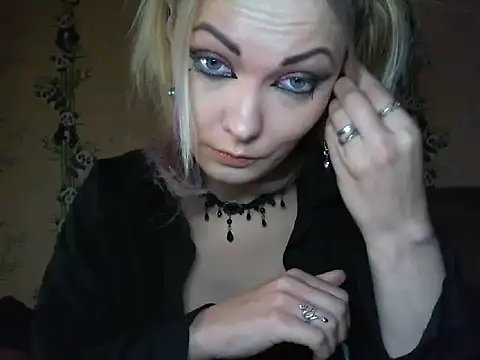 Snapshot of WildMissNiks chatting on 06.02.26 WildMissNiks online show from 06.02.26