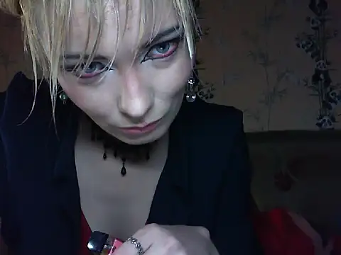 Snapshot of WildMissNiks chatting on 06.06.26 WildMissNiks online show from 06.06.26