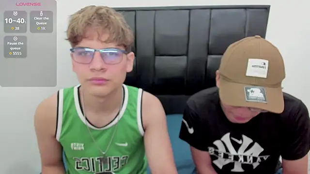 Snapshot of javieryalejandro chatting on 10.21.25 javieryalejandro online show from 10.21.25