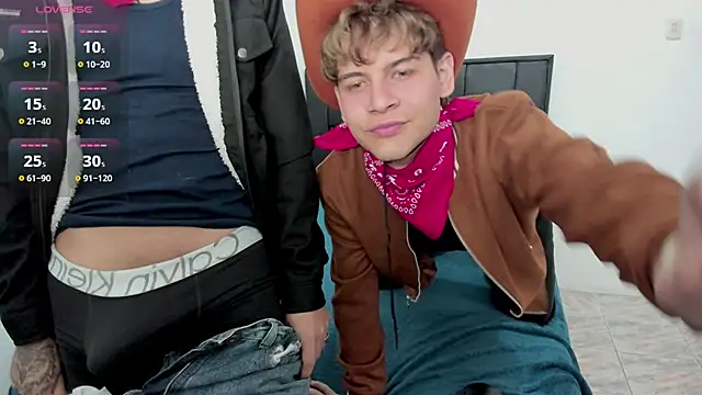 Snapshot of javieryalejandro chatting on 10.31.25 javieryalejandro online show from 10.31.25