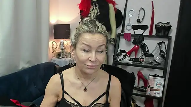 crystaLUX online show from 04.15.26