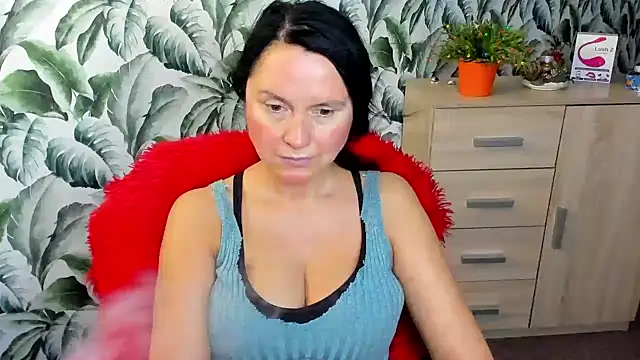 Ellennaughty online show from 12.19.24