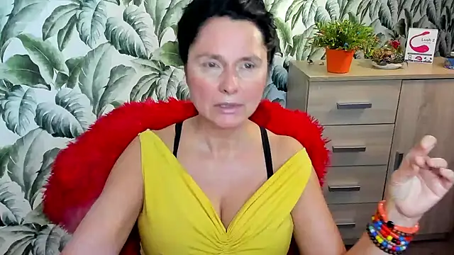 Ellennaughty online show from 12.21.24