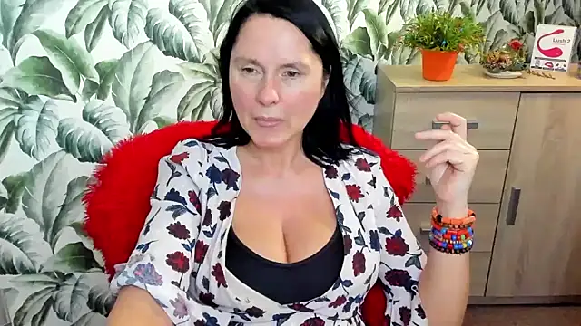 Ellennaughty online show from 02.06.25