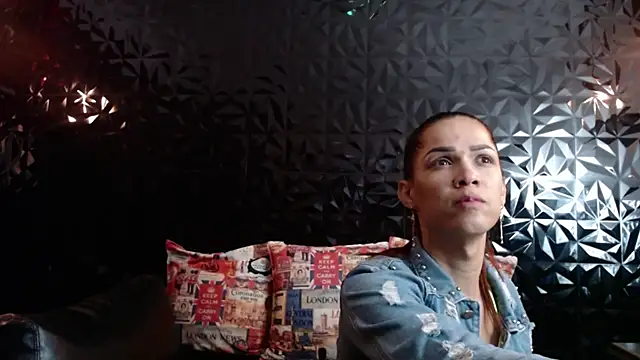 PINK  LOLA1 online show from 12.14.24