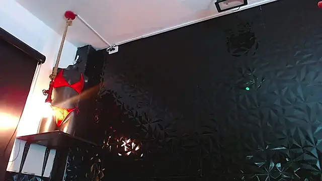 PINK  LOLA1 online show from 12.19.24