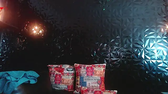 PINK  LOLA1 online show from 12.26.24