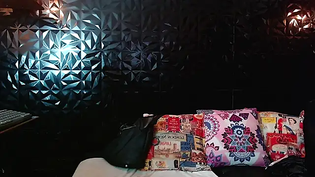 PINK  LOLA1 online show from 10.12.25