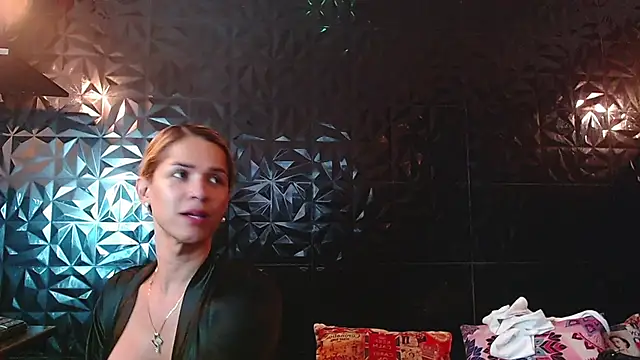 Snapshot of PINK__LOLA1 chatting on 06.12.26 PINK LOLA1 online show from 06.12.26