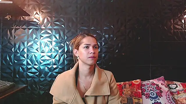 Snapshot of PINK__LOLA1 chatting on 06.20.26 PINK LOLA1 online show from 06.20.26