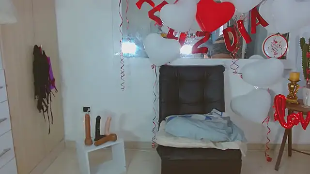 Selenna01 online show from 02.15.25