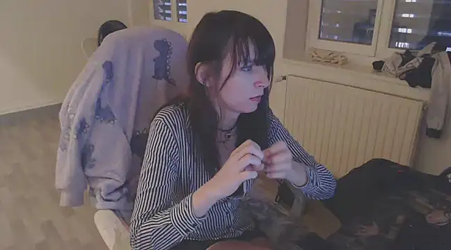 missthon0 online show from 12.18.24