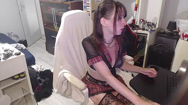 missthon0 online show from 04.12.26