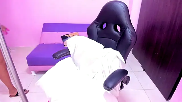 MATURE WHOR33 online show from 11.05.25