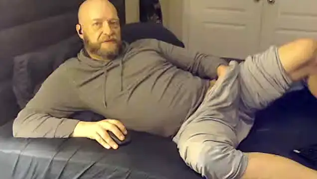 Snapshot of daveletsplay chatting on 02.15.26 daveletsplay online show from 02.15.26