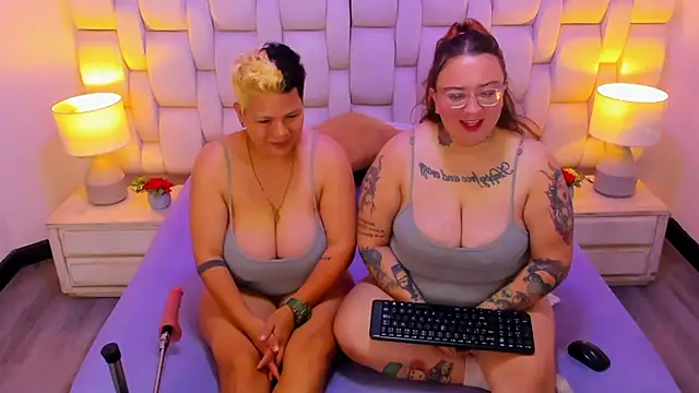 MiaYMolly online show from 12.02.25