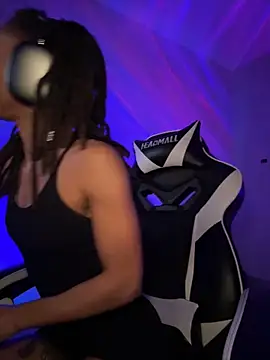 Snapshot of thebrattygoddess chatting on 12.17.24 thebrattygoddess online show from 12.17.24