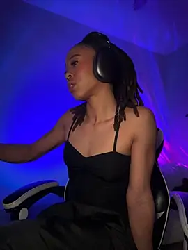 Snapshot of thebrattygoddess chatting on 12.22.24 thebrattygoddess online show from 12.22.24