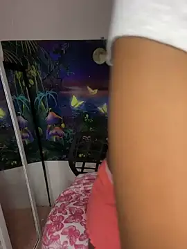 Snapshot of Badjen1027 chatting on 10.30.25 Badjen1027 online show from 10.30.25