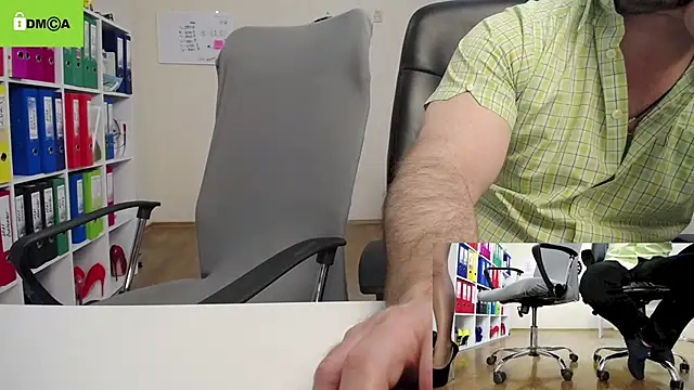 Snapshot of secret-office chatting on 03.12.25 secret-office online show from 03.12.25