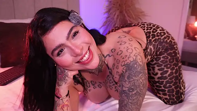 Snapshot of curvyliciousss chatting on 01.16.26 curvyliciousss online show from 01.16.26