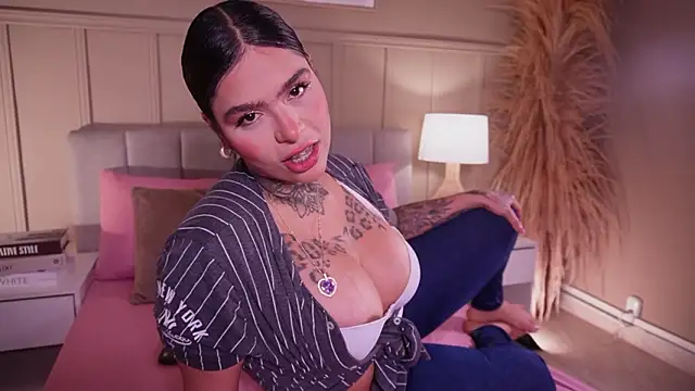 Snapshot of curvyliciousss chatting on 03.01.26 curvyliciousss online show from 03.01.26