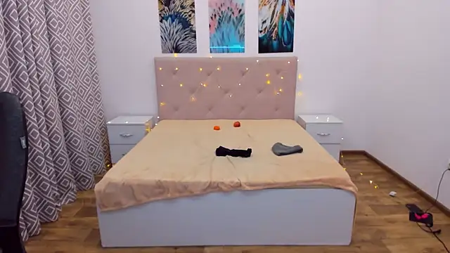 AlexiaDarren online show from 12.14.24