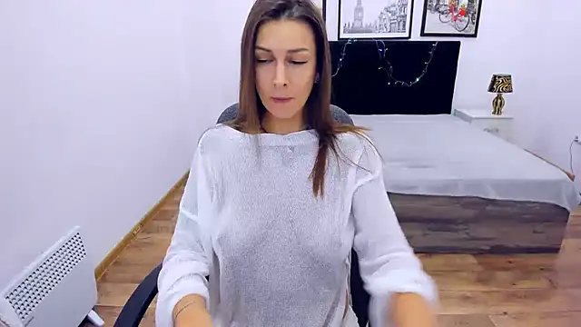 AlexiaDarren online show from 12.16.24