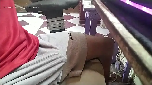 Snapshot of growing20yo chatting on 10.22.25 growing20yo online show from 10.22.25