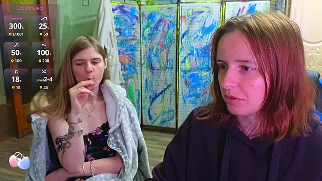 Snapshot of DanaMartina chatting on 09.29.25 DanaMartina online show from 09.29.25