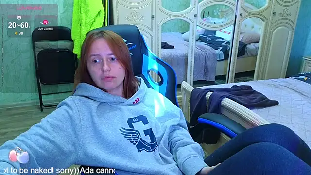 Snapshot of DanaMartina chatting on 10.03.25 DanaMartina online show from 10.03.25