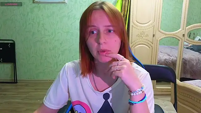 Snapshot of DanaMartina chatting on 10.08.25 DanaMartina online show from 10.08.25