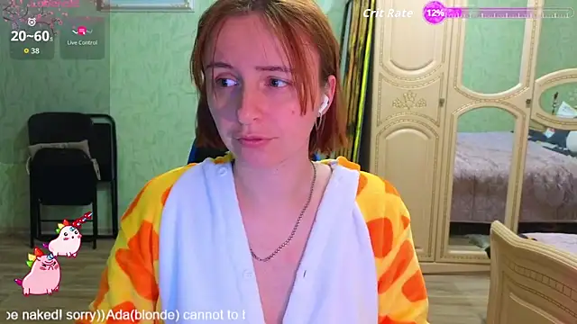 Snapshot of DanaMartina chatting on 10.16.25 DanaMartina online show from 10.16.25