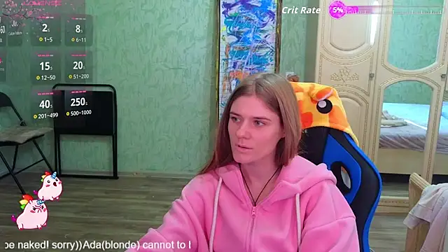 Snapshot of DanaMartina chatting on 10.23.25 DanaMartina online show from 10.23.25