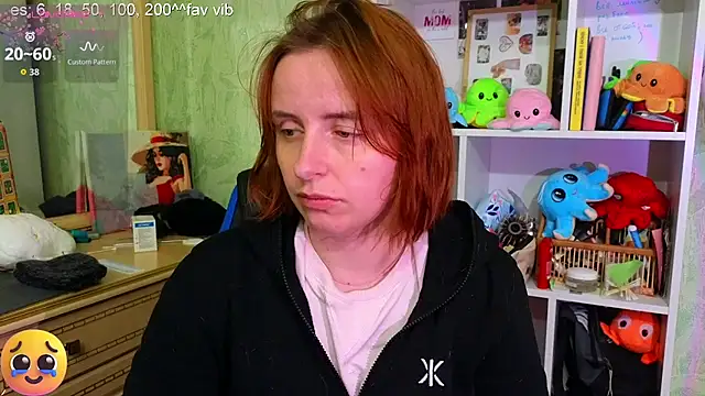 Snapshot of DanaMartina chatting on 11.15.25 DanaMartina online show from 11.15.25