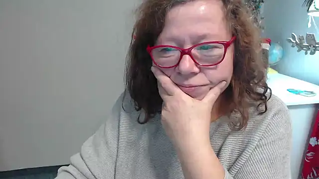 Adelewildx online show from 12.17.24